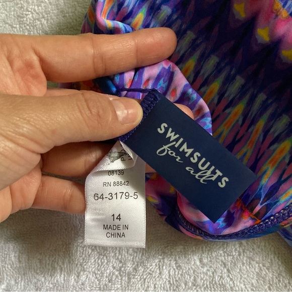 Swimsuit - Picture 3 of 3